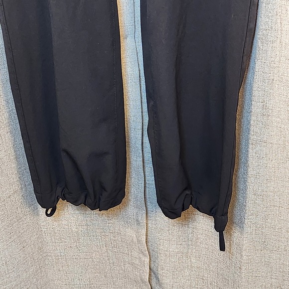 Athleta Black Cinch Cuff Jogger Pants Women's 6 Lightweight Performance Pockets - Picture 3 of 7
